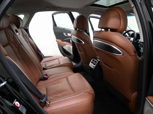 Used 2019 Kia K900 Luxury w/ VIP Package image 25