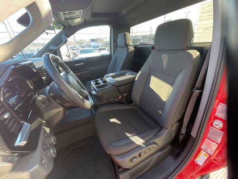 Used 2025 Chevrolet Silverado 2500 LT w/ Convenience Package image 18