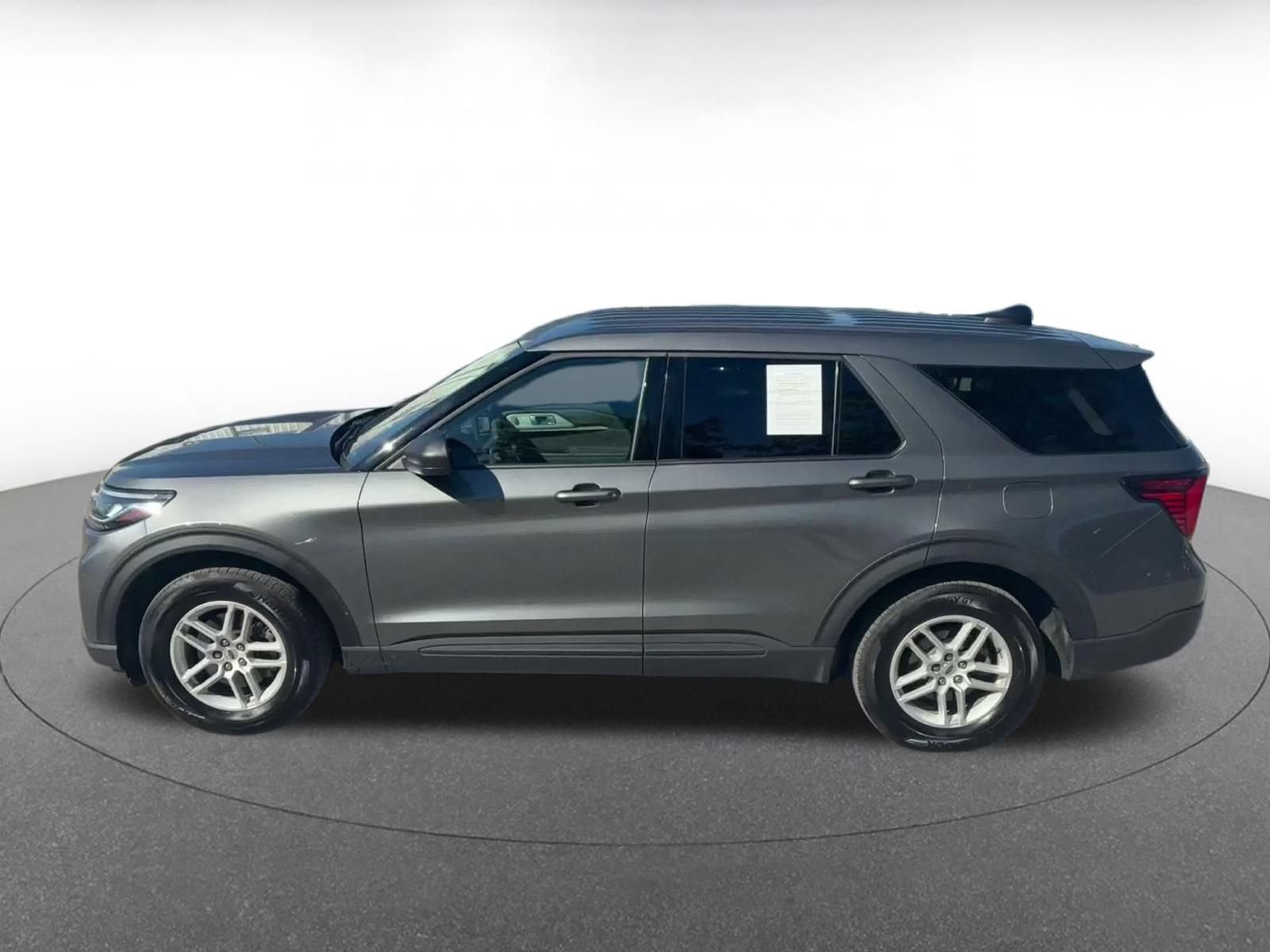 Used 2026 Ford Explorer Active AWD/4WD image 8