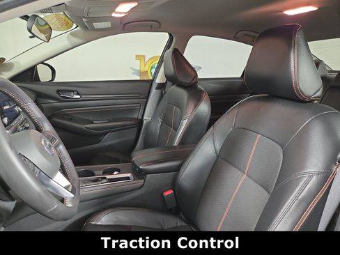 Used 2022 Nissan Altima 2.5 SR FWD image 11