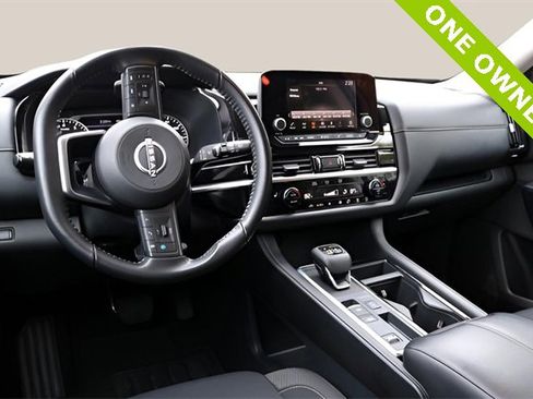 Used 2024 Nissan Pathfinder SV image 11