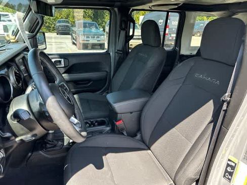 Used 2022 Jeep Wrangler Unlimited Sahara w/ Cold Weather Group AWD/4WD image 4