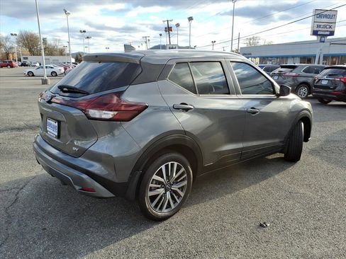 Used 2024 Nissan Kicks SV image 4