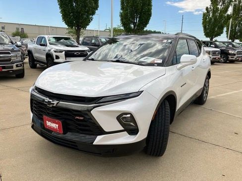 Used 2024 Chevrolet Blazer RS w/ Driver Confidence II Package AWD/4WD image 3