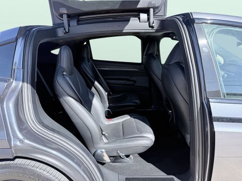 Used 2023 Tesla Model X image 40