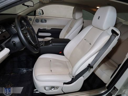 Used 2015 Rolls-Royce Wraith RWD image 15
