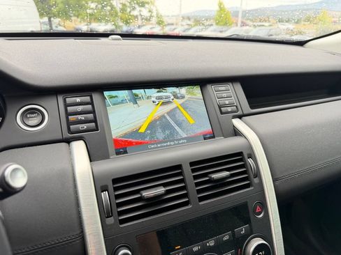 Used 2019 Land Rover Discovery Sport HSE AWD/4WD image 19