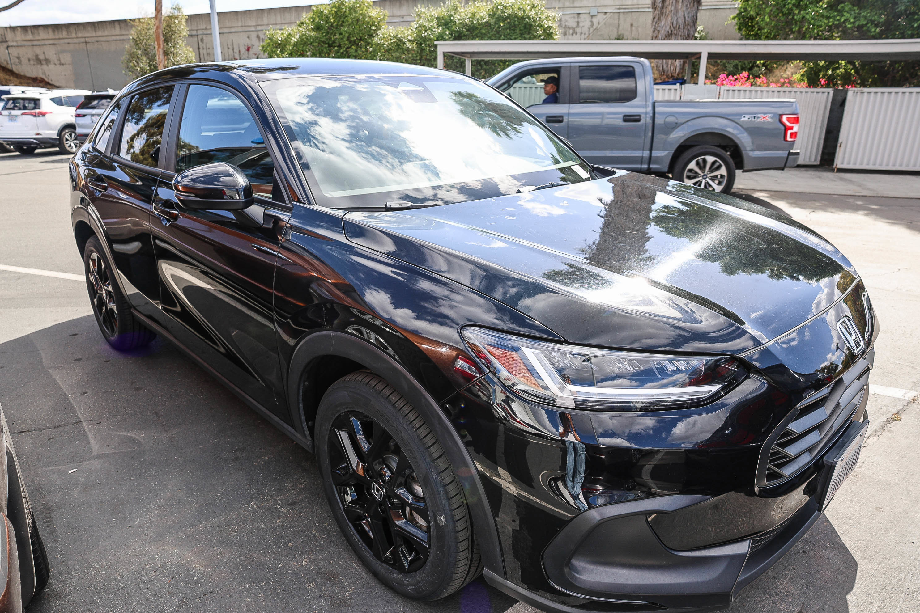 Used 2025 Honda HR-V Sport image 2