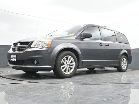 Used 2018 Dodge Grand Caravan SXT image 24