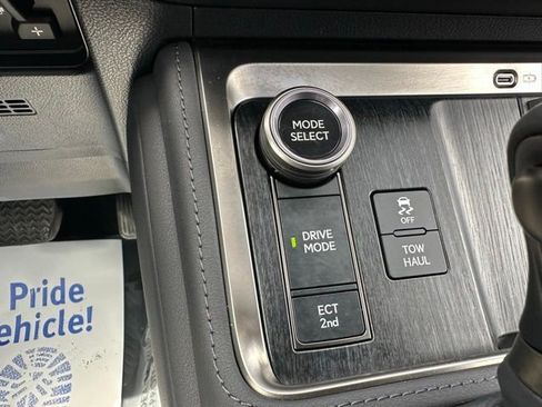 Used 2024 Lexus GX 550 image 34