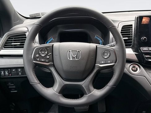 Used 2024 Honda Odyssey Sport image 12