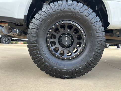 Used 2022 Ford F350 Lariat w/ Lariat Ultimate Package image 9