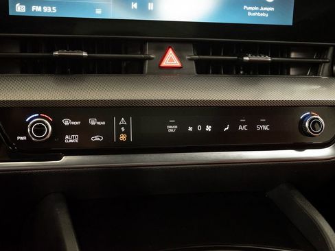 Certified 2025 Kia Sportage SX Prestige image 18