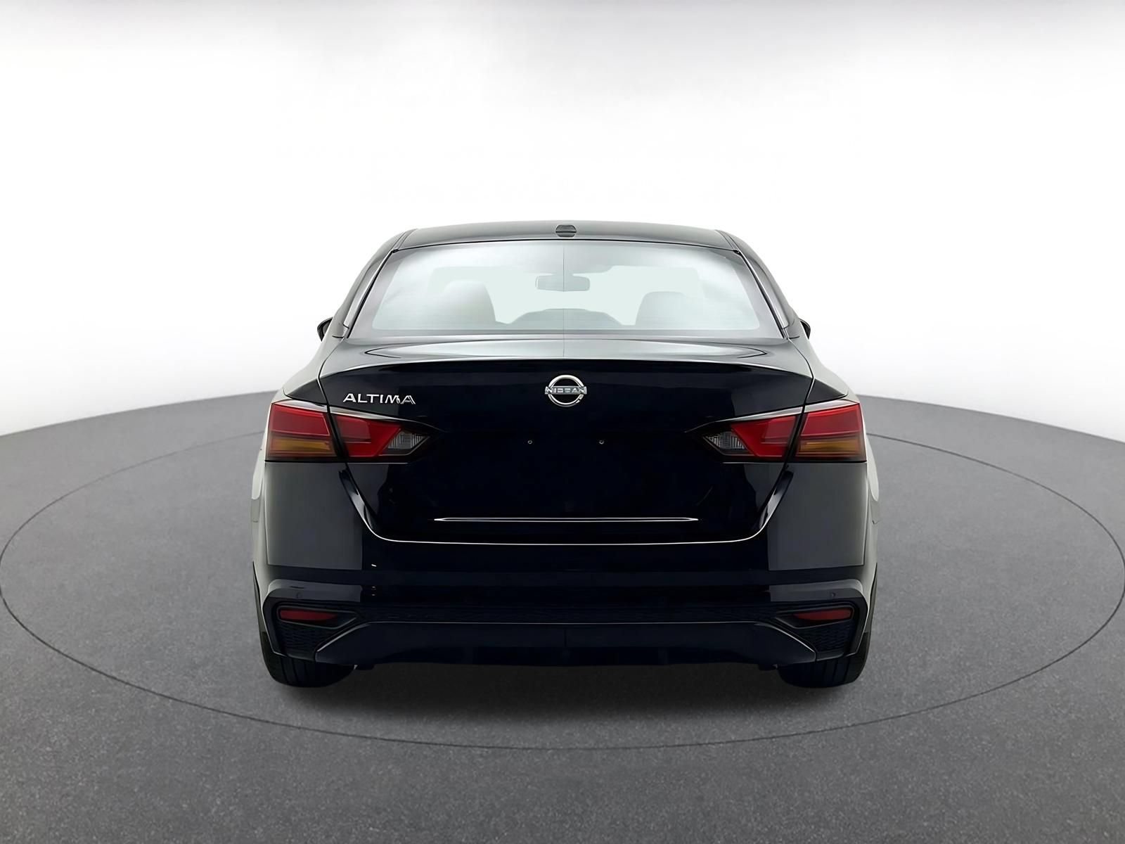 Used 2025 Nissan Altima 2.5 SV FWD image 7