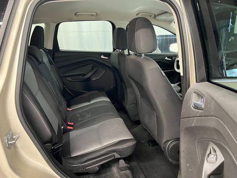 Used 2017 Ford Escape SE w/ SE Cold Weather Package FWD image 10