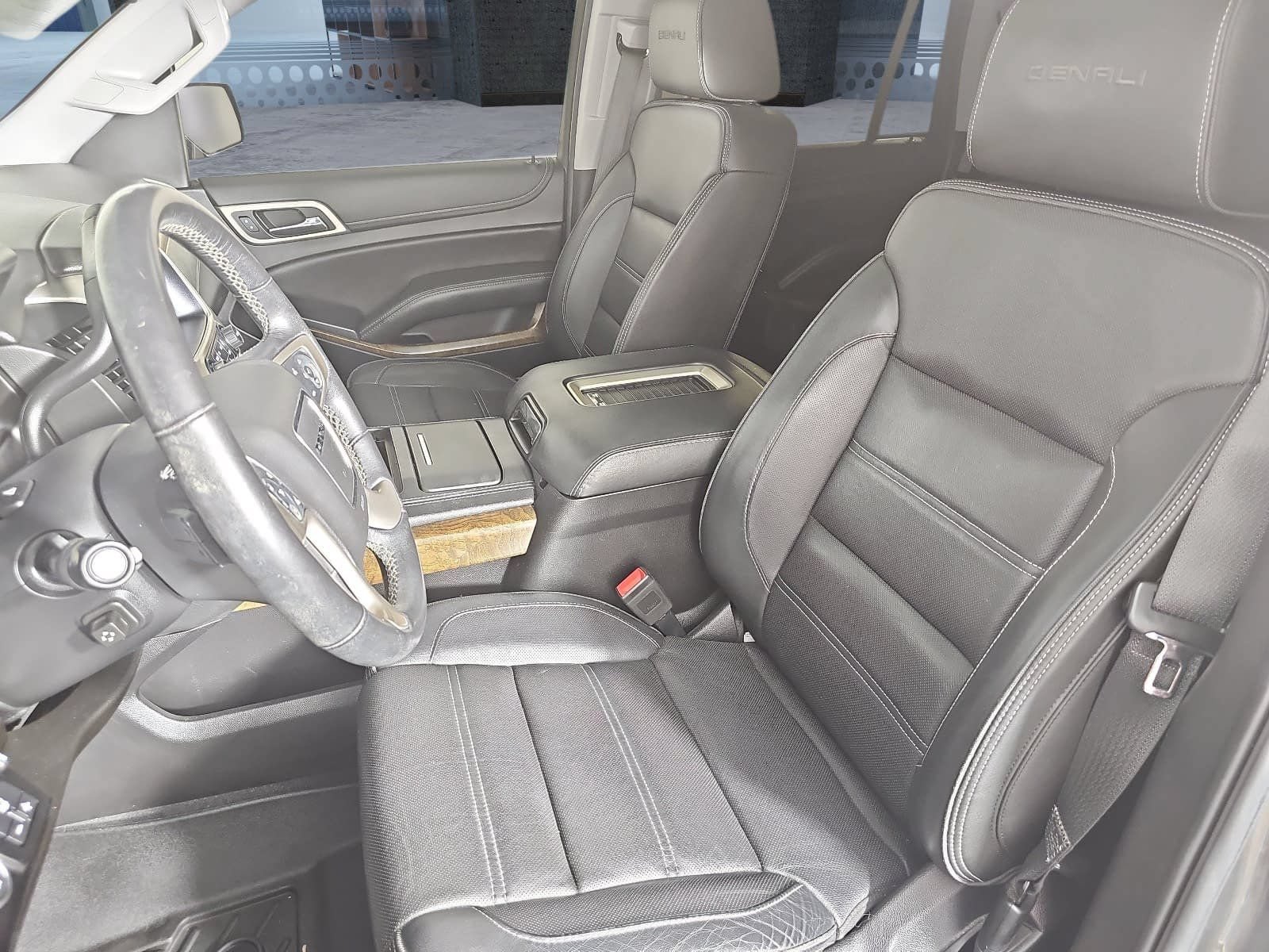 Used 2019 GMC Yukon Denali w/ Denali Ultimate Package AWD/4WD image 12