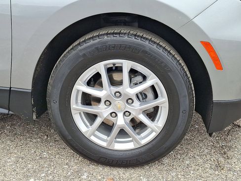Used 2023 Chevrolet Equinox LT image 6