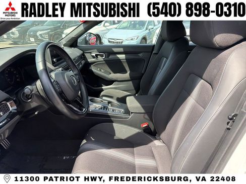 Used 2023 Honda Civic Sport image 3