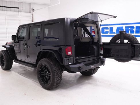 Used 2008 Jeep Wrangler Unlimited Rubicon w/ Dual Top Group AWD/4WD image 26