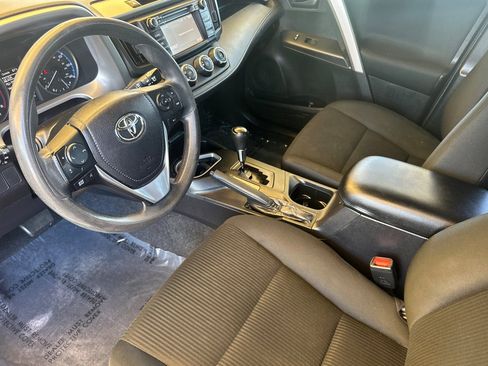 Used 2018 Toyota RAV4 LE w/ All Weather Liner Package FWD image 11