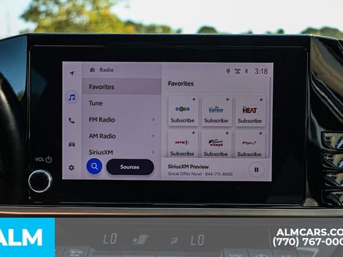 Used 2025 Toyota Camry SE image 40