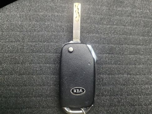 Used 2020 Kia Soul S FWD image 32