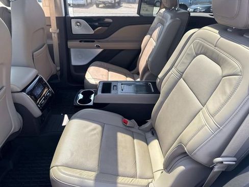 Used 2023 Lincoln Aviator Reserve w/ Equipment Group 201A image 14