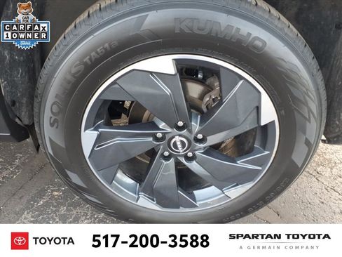 Used 2024 Nissan Rogue SV image 12