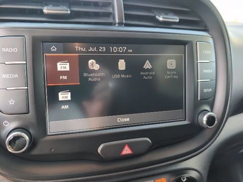 Used 2025 Kia Soul LX w/ LX Technology Package FWD image 13