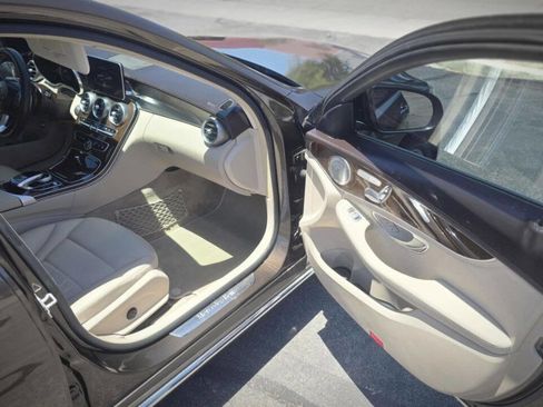 Used 2015 Mercedes-Benz C 300 4MATIC Sedan image 21