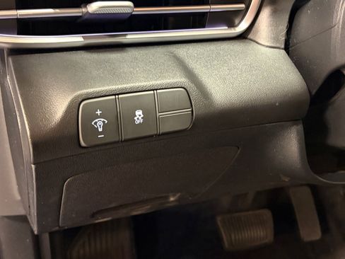 Used 2024 Hyundai Elantra SEL FWD image 17