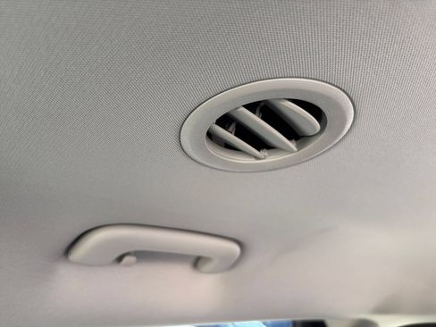 Used 2026 Kia Carnival FWD image 20