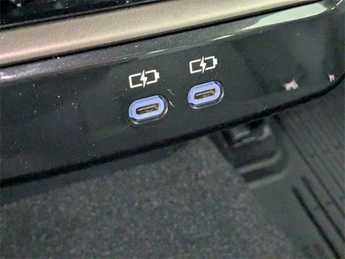 Used 2025 Toyota Crown XLE image 24