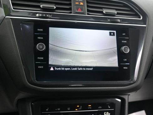 Used 2023 Volkswagen Tiguan SE w/ Panoramic Sunroof Package AWD/4WD image 32