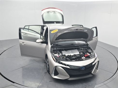 Used 2020 Toyota Prius Prime XLE image 50