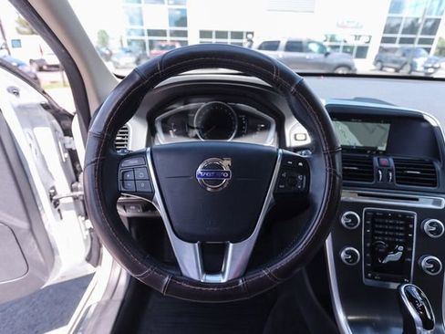 Used 2016 Volvo XC60 T5 Premier w/ Proximity Package AWD/4WD image 26