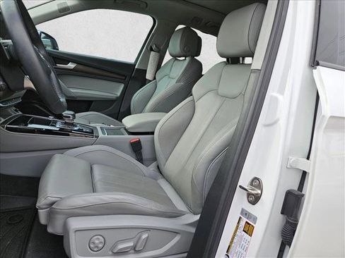 Used 2023 Audi Q5 2.0T Prestige w/ Prestige Package image 19