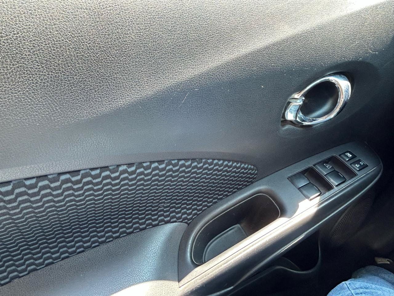 Used 2014 Nissan Versa Note SV FWD image 25