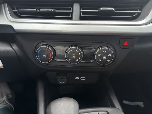 Used 2024 Chevrolet Trax LS image 21