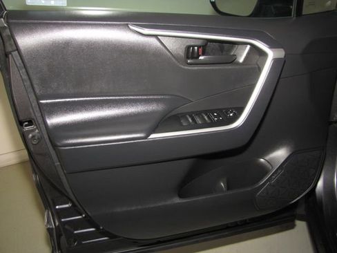 Used 2024 Toyota RAV4 LE AWD/4WD image 10