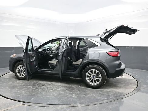 Used 2022 Ford Escape SE image 38