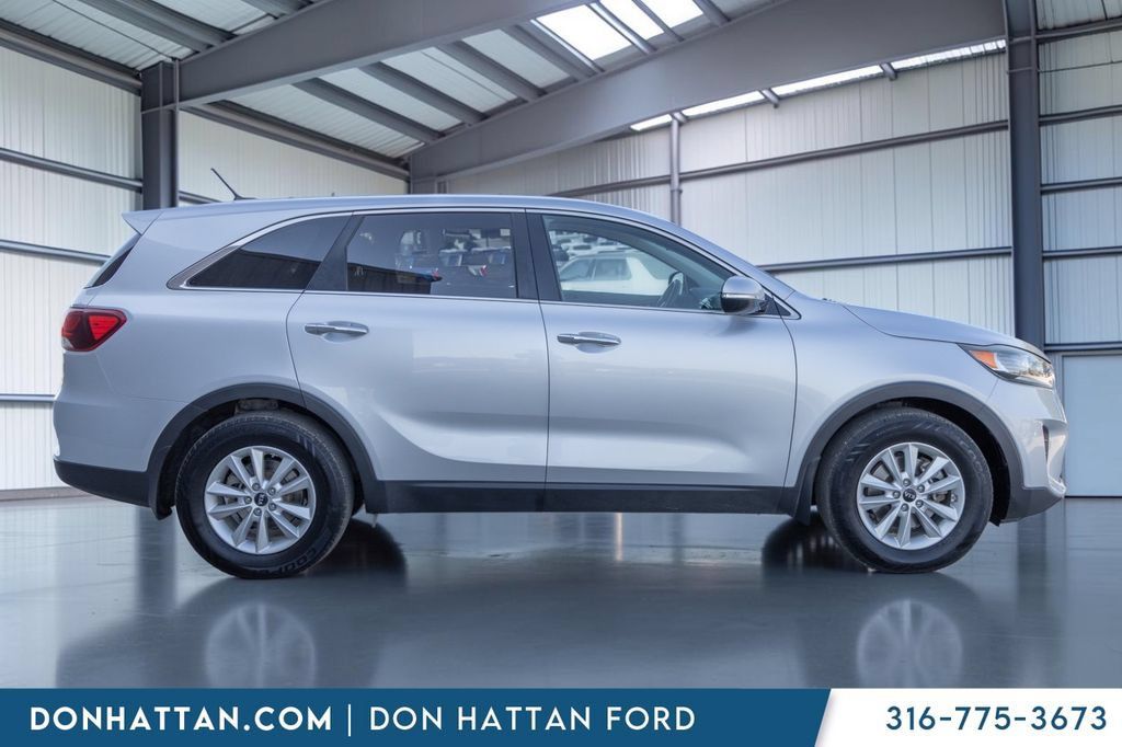 Used 2019 Kia Sorento FWD V6 image 27