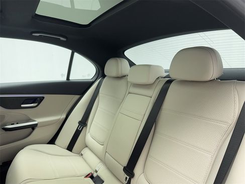 Used 2023 Mercedes-Benz C 300 4MATIC Sedan image 41