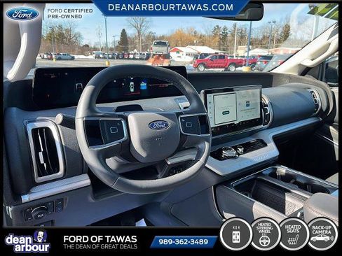 Certified 2025 Ford Expedition Active image 3