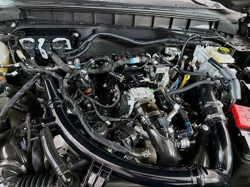 Used 2024 Ford Bronco Black Diamond image 29