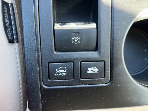 Used 2018 Subaru Outback 3.6R Limited image 25