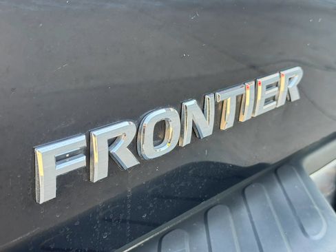 Used 2011 Nissan Frontier SV RWD image 45