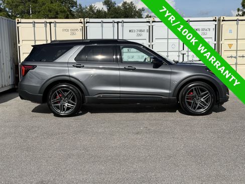 Used 2025 Ford Explorer ST w/ Sun And Sound Package AWD/4WD image 3