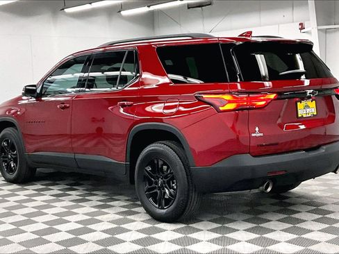 Used 2023 Chevrolet Traverse LT FWD image 5