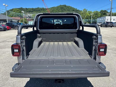 Used 2020 Jeep Gladiator Overland AWD/4WD image 26